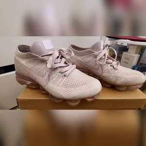 Nike Vapormax size 7